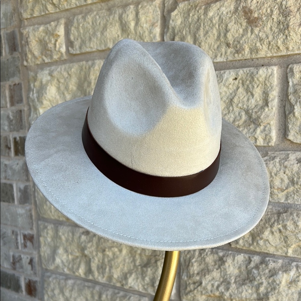 Altar’d State Cream Felt Faux Suede Fedora Hat EUC